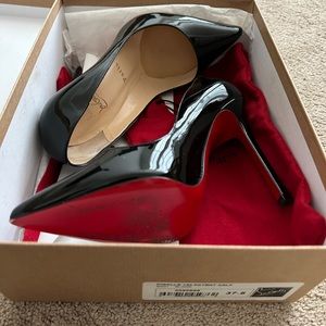 Size 37.5 Pigalle Follies Pointed Toe Pump (Women)
CHRISTIAN LOUBOUTIN.
